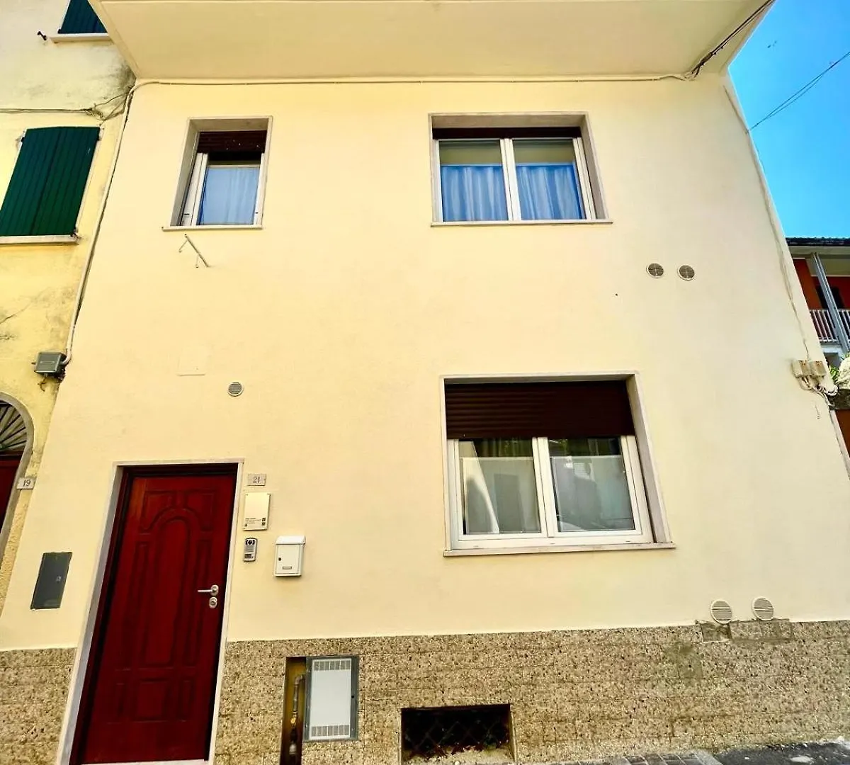La Torretta Lägenhet Moniga del Garda 0*,